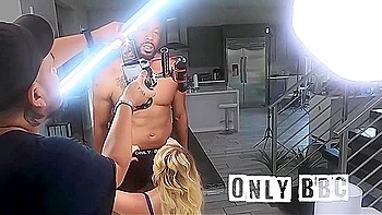 Momma Bombshell And Jovan Jordan In Talented At