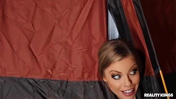 Milf Deixou O Acampamento Mais Interessante - Legendado