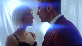 Manuel Ferrara enjoys a threesome with two young beauties