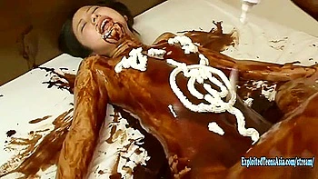 Jav Idol Suzu Ichinose Covered In Chocolate