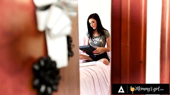 MOMMY S GIRL - Lonely MILF RayVeness Celebrates Christmas With Stepdaughter Jenna Reid s Wet Pussy