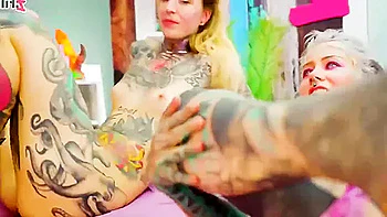 Colorful Ice Breaking