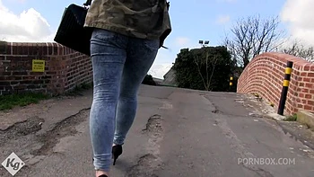 Cute College Babe Takes An Indian Guy For A Ride