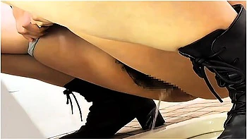 The Ultimate Squat Pee In Different Circumstances