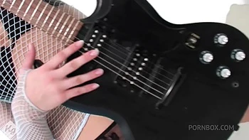 Fat Dick For The Horny Groupie