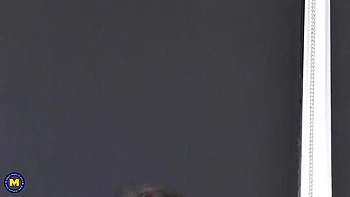 Super Hot MILF Roxy Mendez Is Teasing and Getting Ready for More