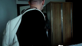 Stepmom ends up getting dicked in bed