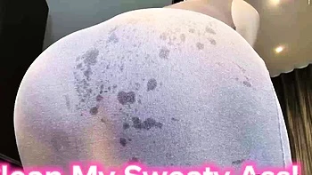 Horny Femboy Twerks His Thick Booty on Cam