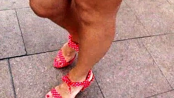 Cumshot amateur MILF suck and jerks dude in the bedroom