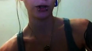 Pregnant Tattooed MILF on Webcam