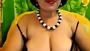 Big-Titted Amateur Mom on Webcam