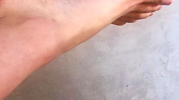 Amateur Foot Fetish Girlfriend Sucks and gives a Footjob