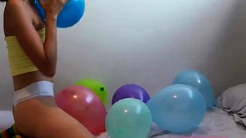 I Love Balloons - Amateur Teen Latina Solo Webcam Show
