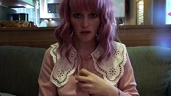 Hot amateur teen girl toying pussy in bed on webcam