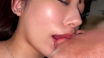 塩対応美女がアナルもオマンコも丸見えでバイブ責めされてピストンで絶頂