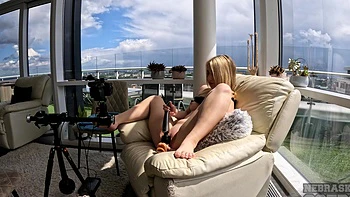 Amateur blonde teen Melesa masturbates with a vibrator and dildo