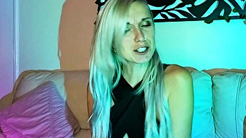 Chubby milf strip show her big boobs webcam