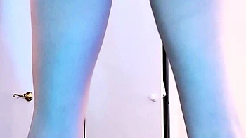 Close up MILF masturbation