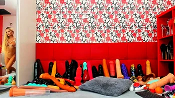 Big boobs milf masturbating