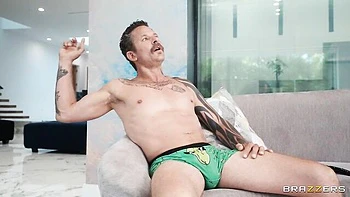 Two brunettes Ryan Reid and Aleksa Mink love this big cock