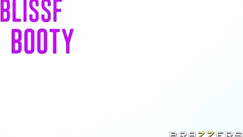 Bitchy doll with big boobs Luna Star impaled by huge wiener