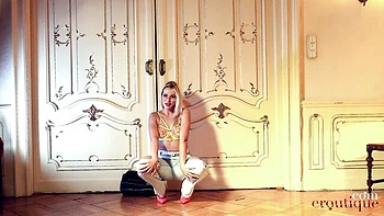 Blonde angel Cherry Kiss takes off her yellow panties on cam