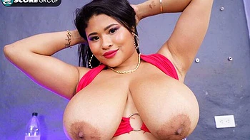 BBW chick with red lips Mishellxy is fucking with a nice dildo