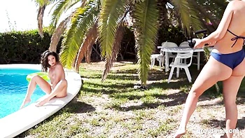 Sweet naked photo shoot with a long-legged girlfriend Helina Dream