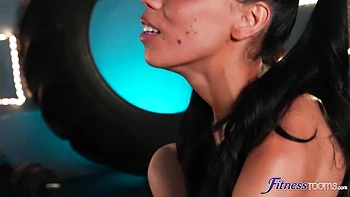 Beautiful scissoring with hot fit babes Violeta Grey and Olivia Zlota