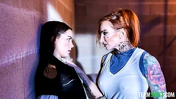 Sophia Locke and Selena Love are enjoying lesbian scissoring