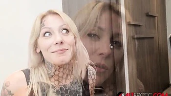 Enticing Nayomi Sharp's tattoo porn