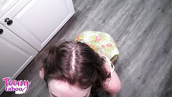 Flattering cutie - counter fuck xxx - Teeny Taboo