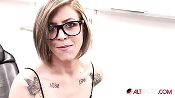 Leah Luv's skinny action by AltErotic