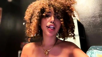 Amateur hottie solo masturbation