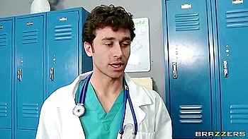 Curvy Smut With Stylish From Exxtra With Alexis Texas