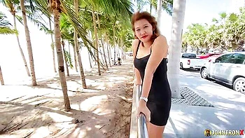 Noodee: Beach Lunch - Videos - JohntronX