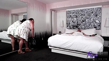 BBW Housewife Gets Sexy In Vegas