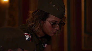 Jessy takes advantage of Alex's weakness - Jacquie et Michel TV