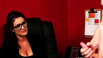 Great Amateur Video Of Hot amateur brunette masturbates