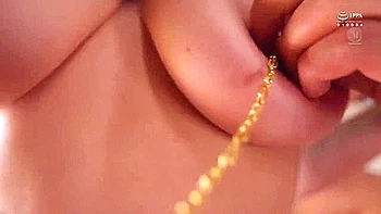 夫の年下上司に専属乳奴として飼い慣らされた私 怜奈のやらしい乳首をこねくり回して下さい- 桃園怜奈