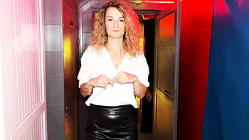 Little Secret, 32 years old, sex at the heart of his attention... - Jacquie et Michel TV