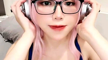Ain Nguyen – Super Sonico Bikini (Video)