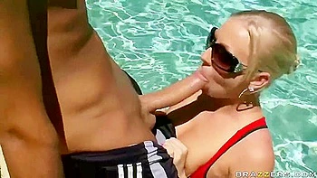 Fascinating Donas Missionary Trailer