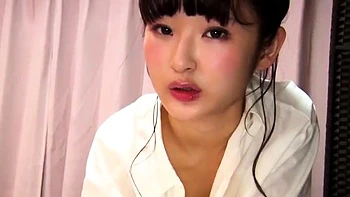 Amateur Asian gives amazing blowjob