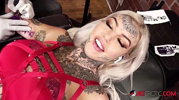 Amber Luke and Amber B's toy clip by AltErotic