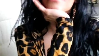 Big boob brunette masturbates on webcam