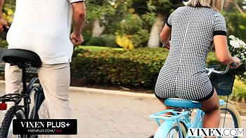 VIXEN Blonde Hottie Gypsy Rose Squirts Intensely During Passionate Sex ft. Alberto Blanco: Porn