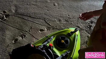 Amateur kinky couple fucking in a empty beach - Night sex