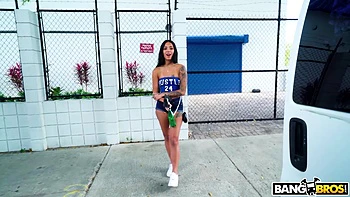 Colombian Baddie Fucks For Cash