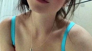 Solo booty assed babe ass toying masturbation in hi def